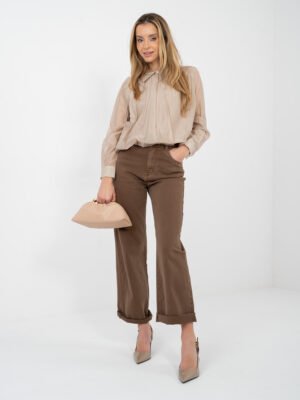 Blusa de tejido ligero con pliegues y broche ERICA - beige