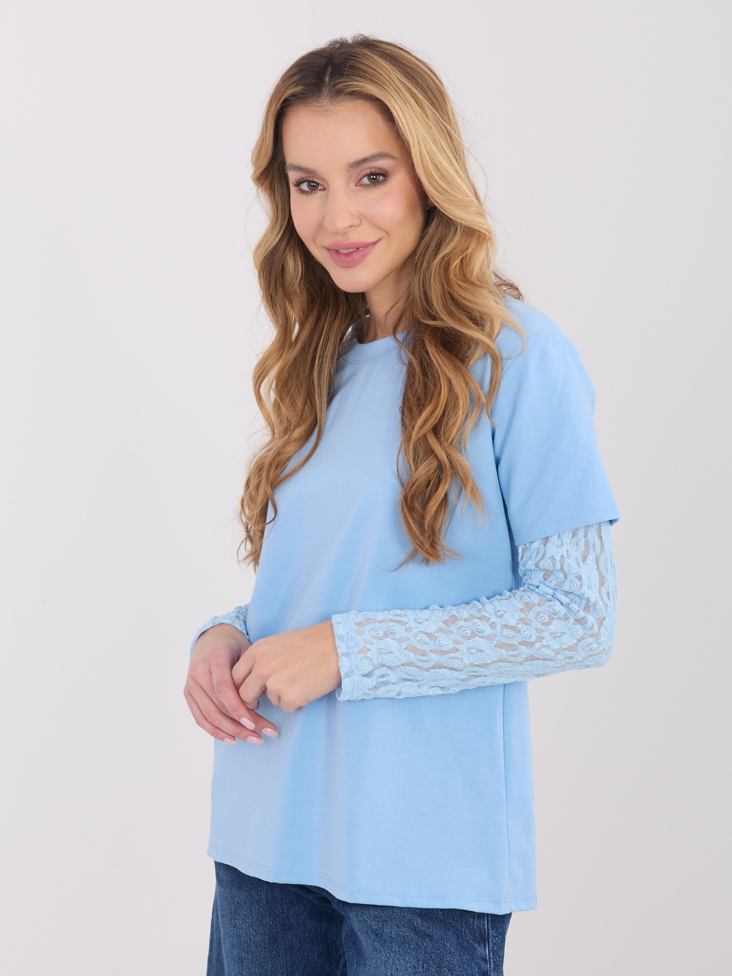 Blusa casual con mangas largas de encaje Odelia – azul claro - Imagen 5