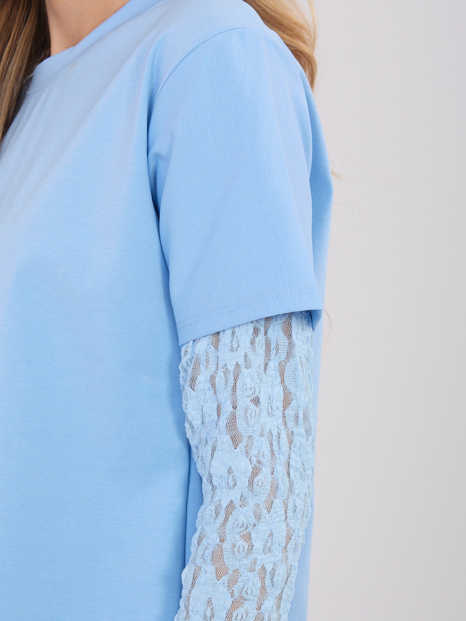 Blusa casual con mangas largas de encaje Odelia – azul claro - Imagen 4