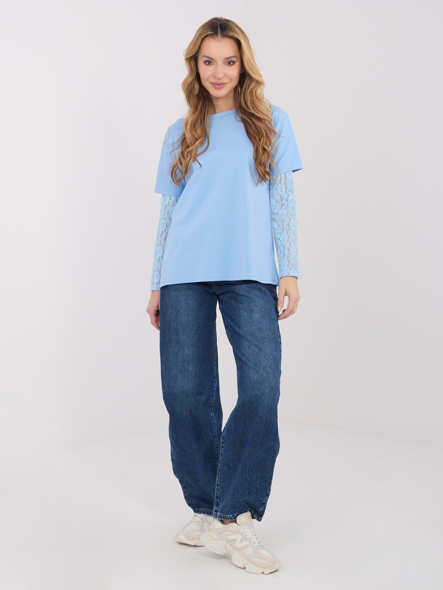 Blusa casual con mangas largas de encaje Odelia – azul claro - Imagen 2
