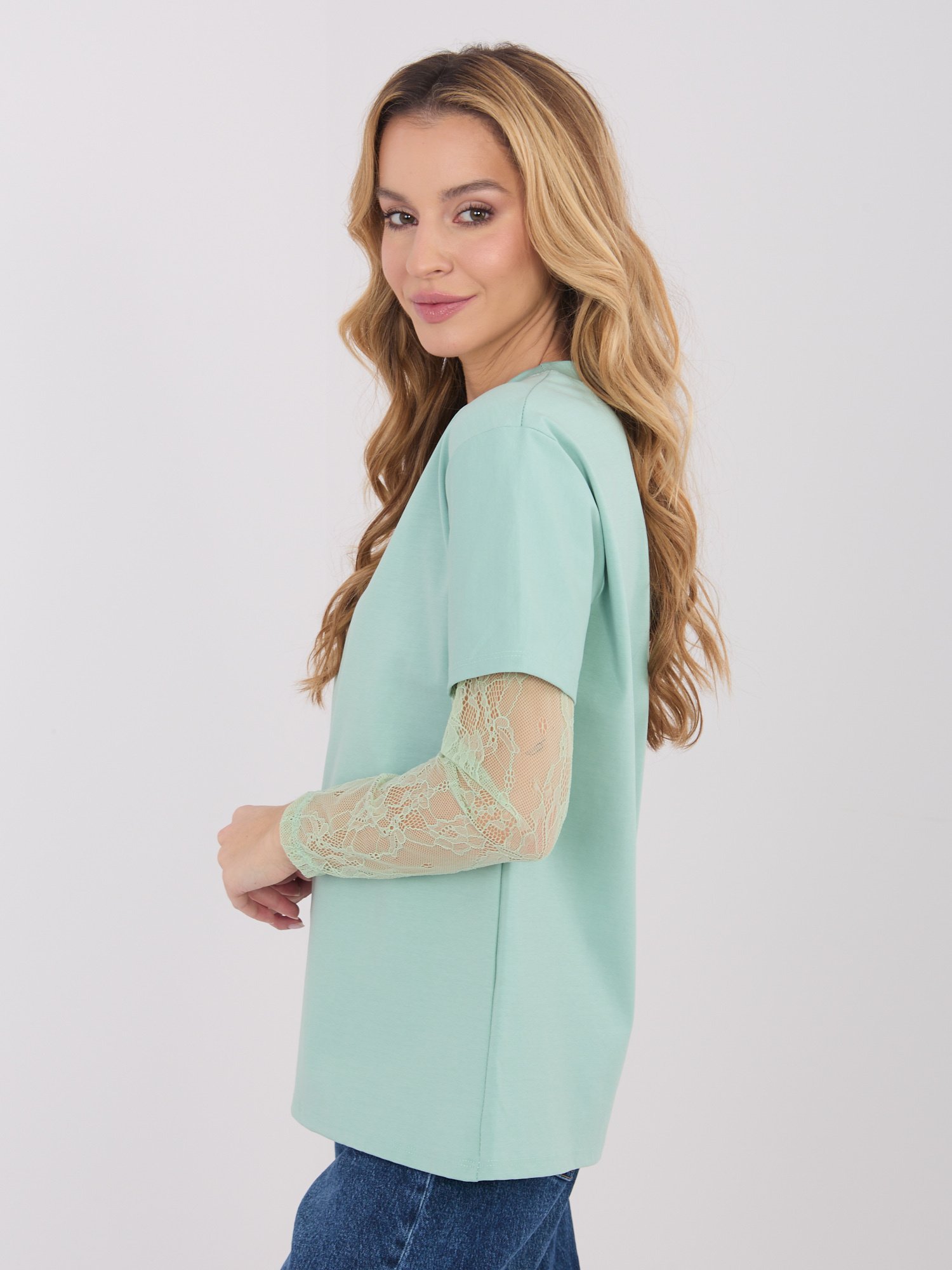 Blusa casual con mangas largas de encaje Odelia – verde pistacho - Imagen 5