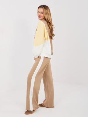 Alternative view of Conjunto casual con detalle de letras brillantes CHARLY -beige oscuro