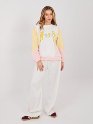 Conjunto casual con detalle de letras brillantes CHARLY - ecru