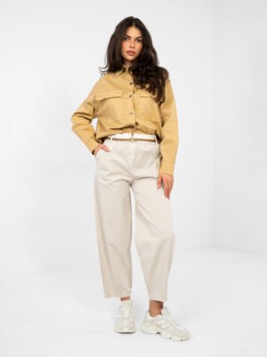 Pantalones modernos con costuras en el bajo SILVARA - beige claro