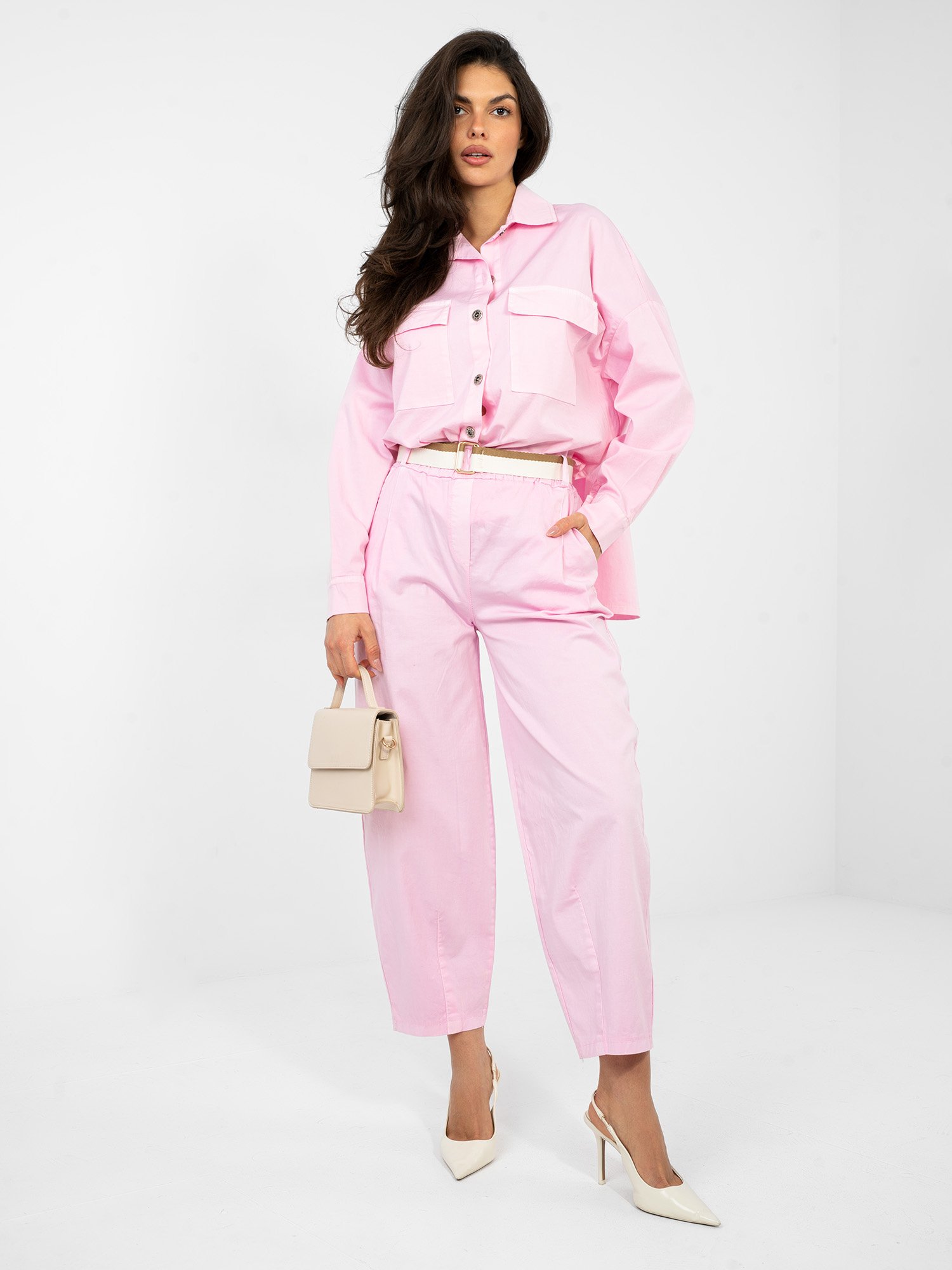 Pantalones modernos con costuras en el bajo SILVARA - rosa claro - Imagen 4