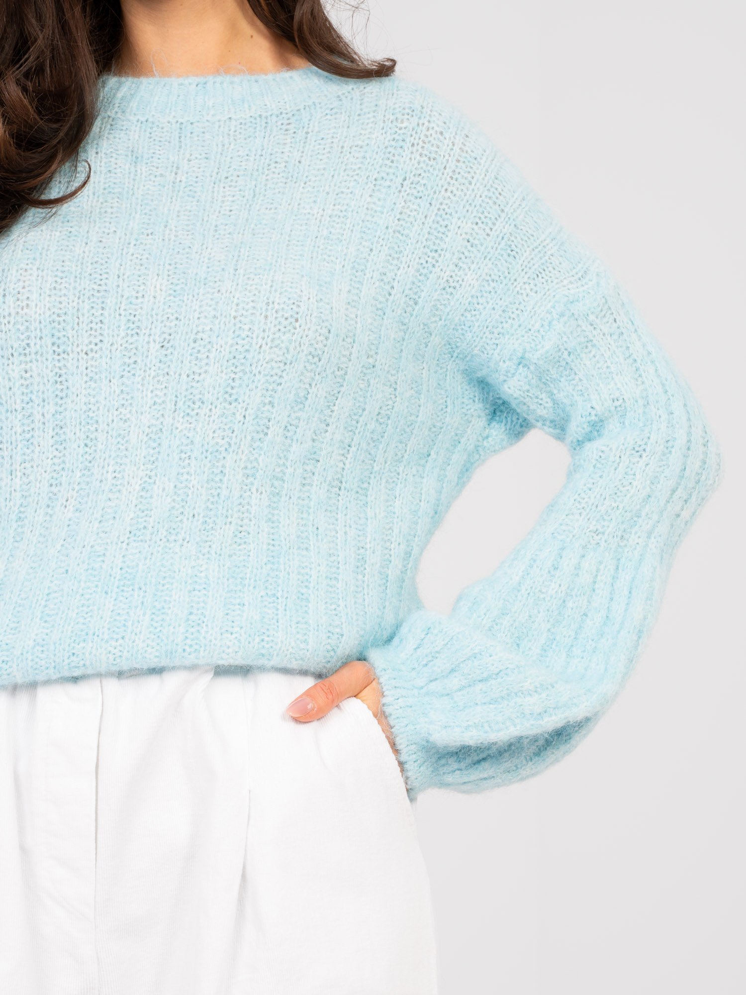 Jersey acogedor de punto canalé con lana ALBA - azul claro - Imagen 4