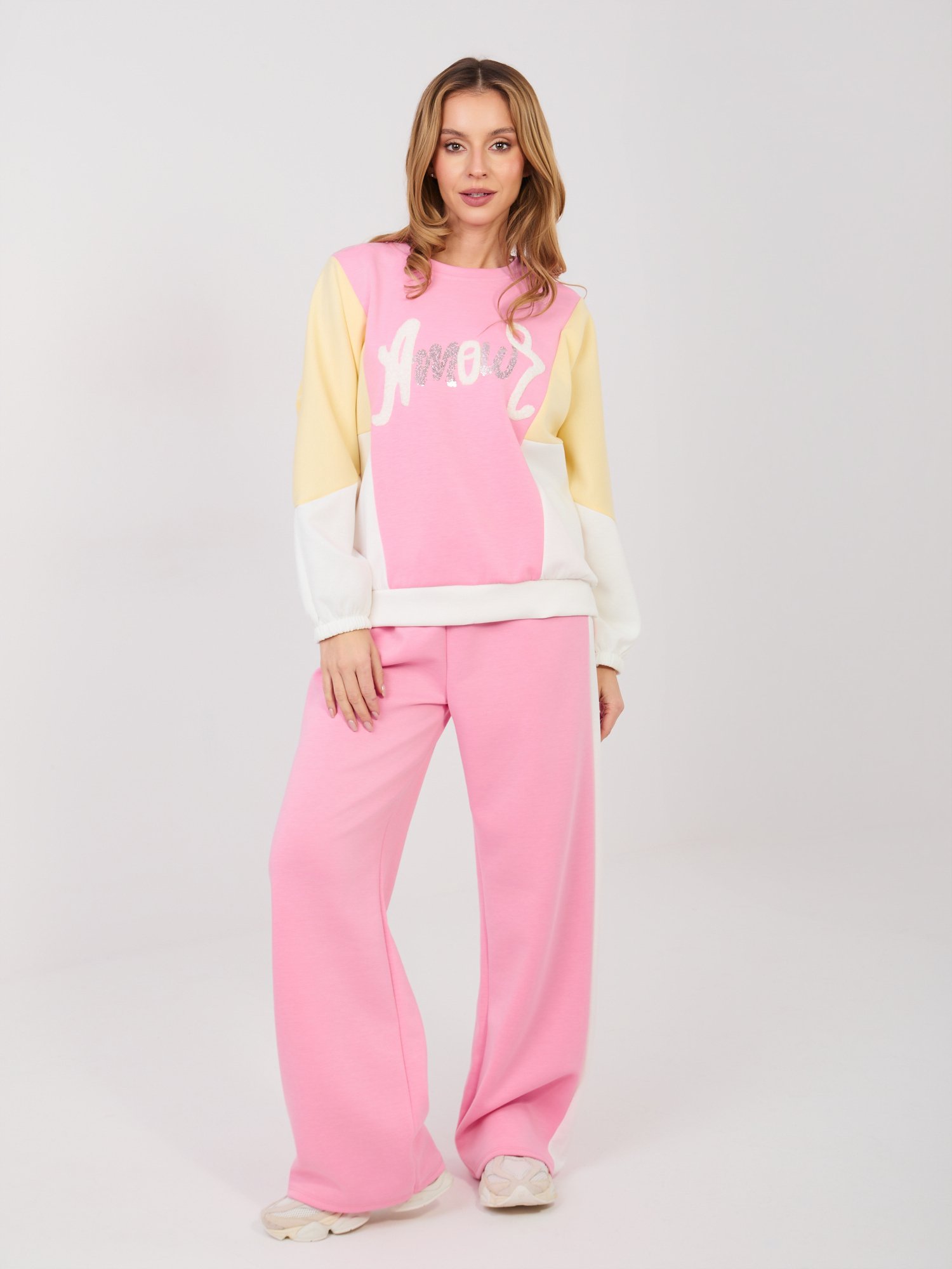 Conjunto casual con detalle de letras brillantes CHARLY - rosa